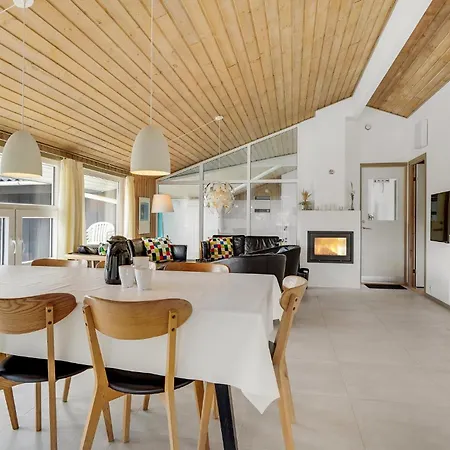 Cozy In With Kitchen Holiday home *