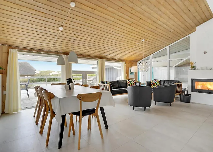 Stunning In With Sauna 링쾨빙